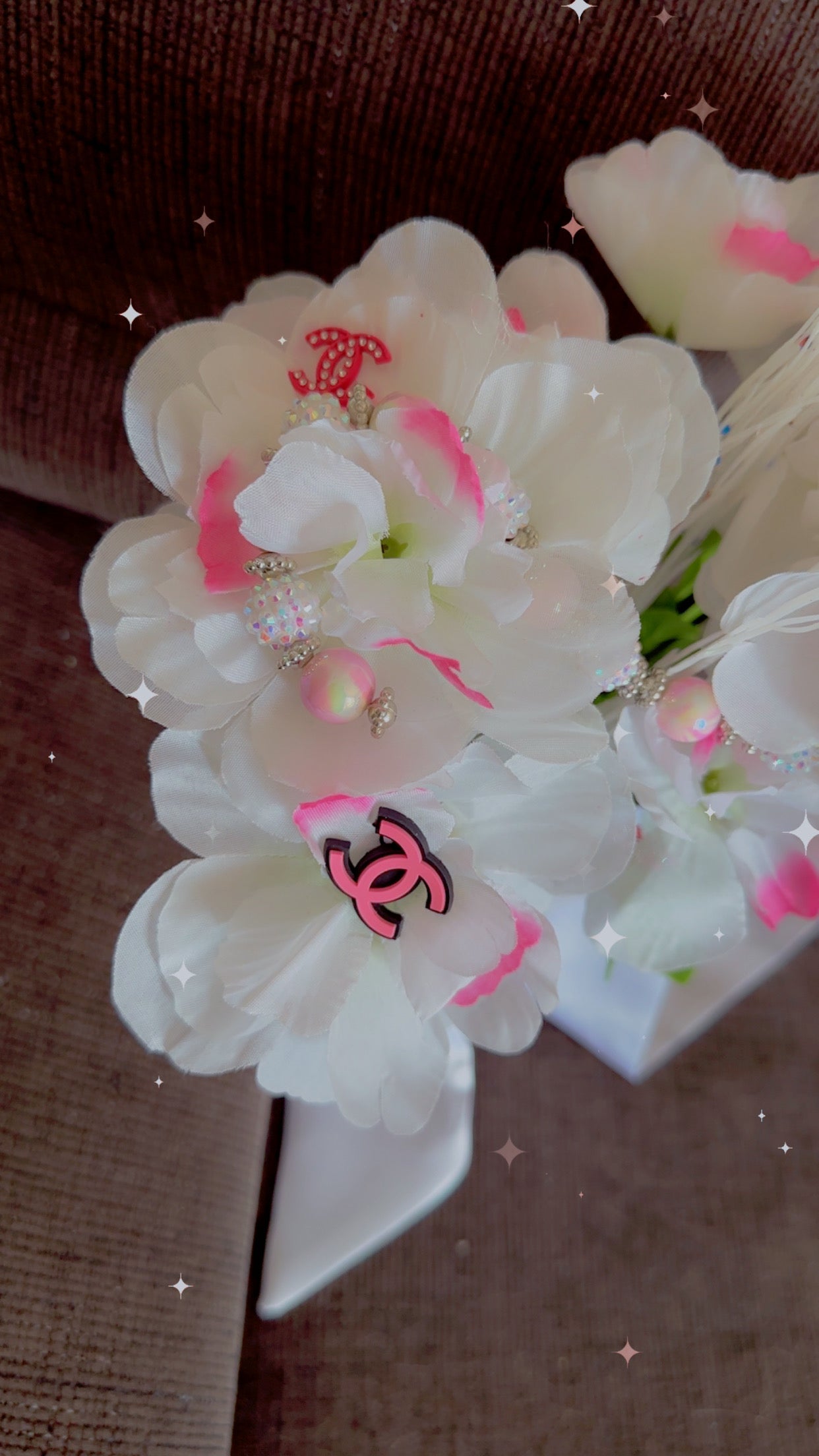 Luxury Chanel-Inspired Floral Arrangement – Elegant White & Pink Flower Vase for Chic Home Décor